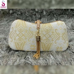 Clutch Bag✅Material : Tenun Songket
✅Measurement : 8 inch (width) x 5 inch (length)
Beg songket clutch adalah beg yang dihasilkan dengan menggunakan kain songket yang indah. KPurseSongket TradisiTradisi ModenClutch Bag